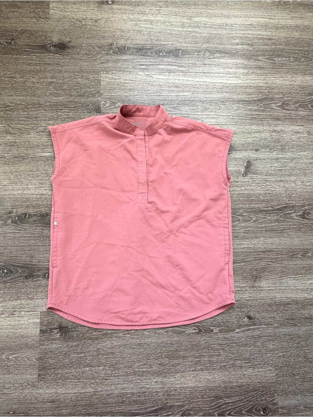 Figs Men's Coral Pink Sleeveless Mandarin-Collar Shirt